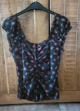 Cutesy sheer bloemetjes top, merk: ORSAY, staat: Heel goed, maat: L / 40 / 12, € 2,50, € 3,33 inclusief Kopersbescherming