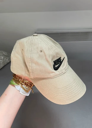 Casquette Nike Beige et Noir Taille Unique (Adulte), marke: Nike, zustand: Sehr gut, größe: Einheitsgröße, 10,00 €, 11,20 € inklusive Vinted-Käuferschutz