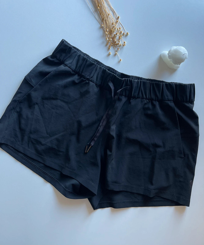 Lululemon On The Fly Woven Short Inseam 2.5" Black Size 12 4