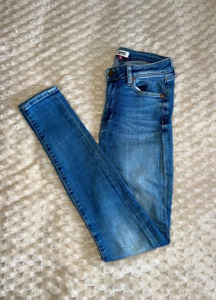 Jean skinny bleu Tommy Hilfiger femme - Taille XXS/32 - Très bon état, marke: Tommy Hilfiger, zustand: Sehr gut, größe: XXS / 32 / 4, 15,00 €, 16,45 € inklusive Vinted-Käuferschutz