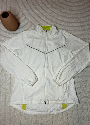 Veste de sport Nike femme blanche 🌐, merk: Nike, staat: Heel goed, maat: S / 36 / 8, € 12,00, € 13,30 inclusief Kopersbescherming