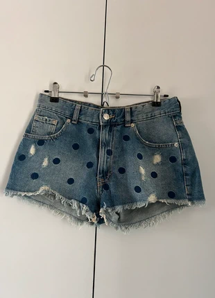 Short Denim de Pull&Bear c/lunares en la parte frontal, marque: Pull & Bear, état: Neuf sans étiquette, taille: S / 36 / 8, 13,90 €, 15,30 € Protection acheteurs incluse