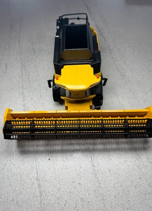 Moissonneuse New Holland CR9090, marque: New Holland, état: Très bon état, taille: 18-24 mois / 86 cm, 10,00 €, 11,20 € Protection acheteurs incluse