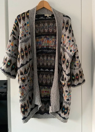 Kleurrijk warm vest Millenium, merk: Millenium, staat: Heel goed, maat: Universele maat, € 6,00, € 7,00 inclusief Kopersbescherming