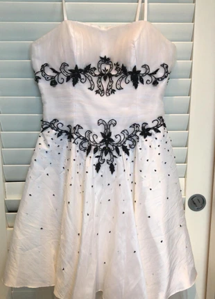 Robe de soirée , marque: Party Line, état: Très bon état, taille: M / 38 / 10, 6,00 €, 7,00 € Protection acheteurs incluse