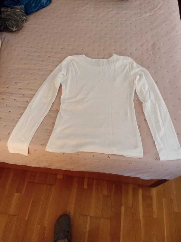 Camiseta de manga larga blanca Bennnetton 2