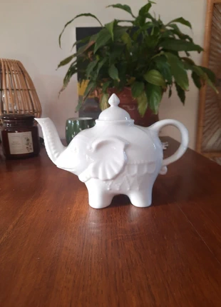 Théière éléphant blanche en porcelaine – déco & rétro (17 cm), marca: Vintage Dressing, estado: Muy bueno, 20,00 €, 21,70 € Protección al comprador incluida