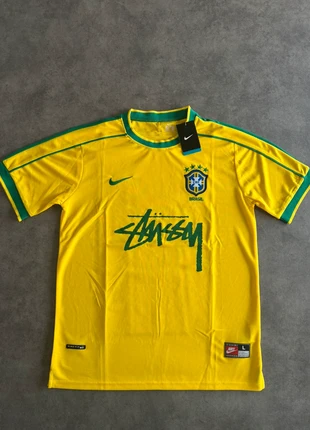 Maillot de foot concept Brésil jaune X Stussy, marca: Concept, estado: Novo com etiquetas, tamanho: L, €35.00, €37.45 inclui Proteção do Comprador