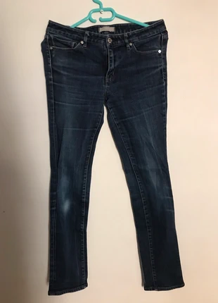Jean Bleu Délavé Uniqlo Taille 38 , brand: Uniqlo, condizioni: Ottime, taglia: M / IT 42 / EU 38, €12.00, €13.30 include la Protezione acquisti