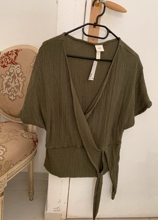 Top croisé kaki, marque: H&M, état: Neuf avec étiquette, taille: XS / 34 / 6, 5,00 €, 5,95 € Protection acheteurs incluse