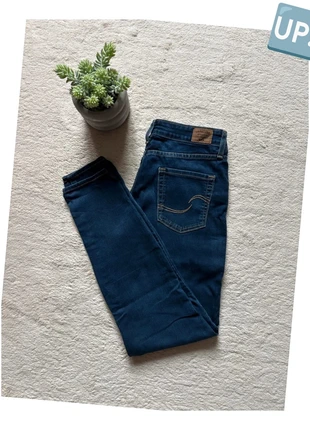 Pantalon jean Levi’s Signature vintage 00’s - Bleu brut - Coupe Skinny - 28x30 (FR38), merk: Levi's, staat: Heel goed, maat: M / 38 / 10, € 24,90, € 26,85 inclusief Kopersbescherming Pro