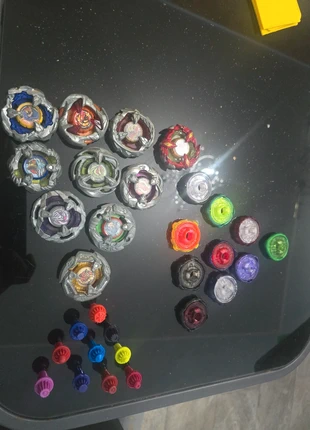 Beyblade starter set originali anche lame competitive 30 pezzi diversi 3x10, brand: Hasbro, condizioni: Discrete, €45.00, €47.95 include la Protezione acquisti