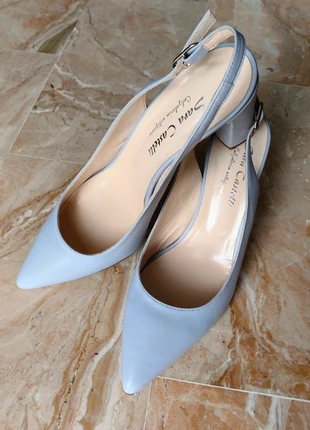 Leather shoes with comfortable heels, marque: Sara Castelli, état: Neuf sans étiquette, taille: 39, 35,00 €, 37,45 € Protection acheteurs incluse