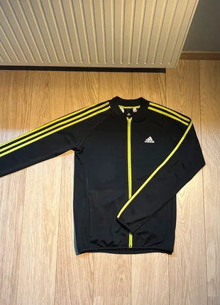 Haut Adidas sport, marque: adidas, état: Très bon état, taille: S, 8,00 €, 9,10 € Protection acheteurs incluse