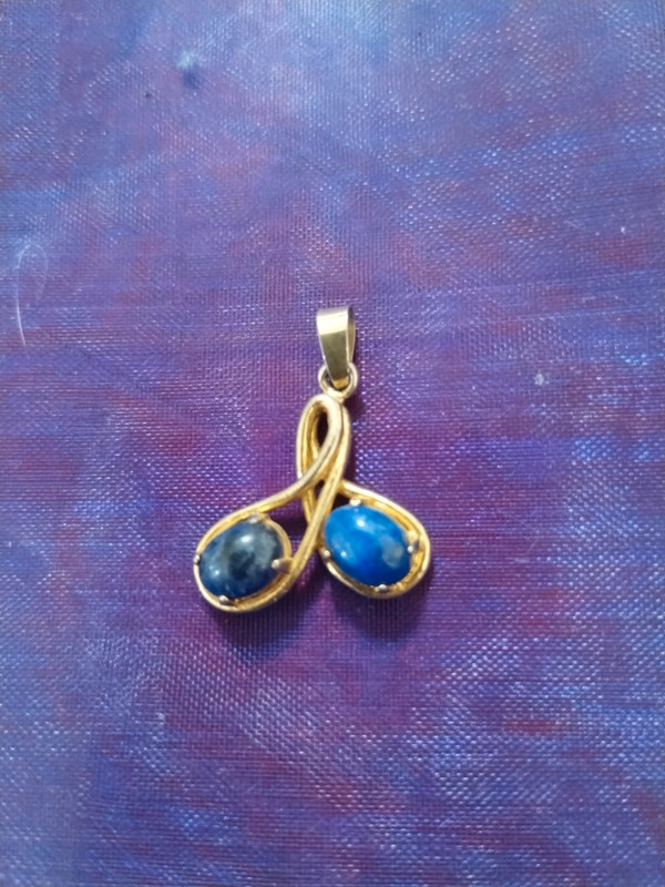 Very beautiful natural Stone blue and gold pendant 1