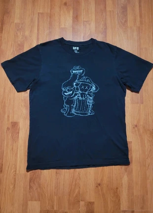 Rare Kaws x UniQlo Sesame Street black T-Shirt, marque: Kaws, état: Très bon état, taille: M, 24,90 €, 26,85 € Protection acheteurs incluse