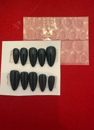 Press on nails, condizioni: Nuovo con cartellino, €2.00, €2.80 include la Protezione acquisti