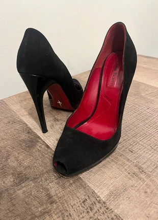 Cesare Paciotti dagger heels red black gothic, merk: Cesare Paciotti, staat: Goed, maat: 35, € 38,00, € 40,60 inclusief Kopersbescherming