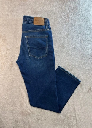 Jean Levi’s® Authentique femme slim bleu moyen taille FR 36 (W26 L30) très bon état 1055, marca: Levi's, estado: Muito bom, tamanho: S / 36 / 8, €15.00, €16.45 inclui Proteção do Comprador Pro