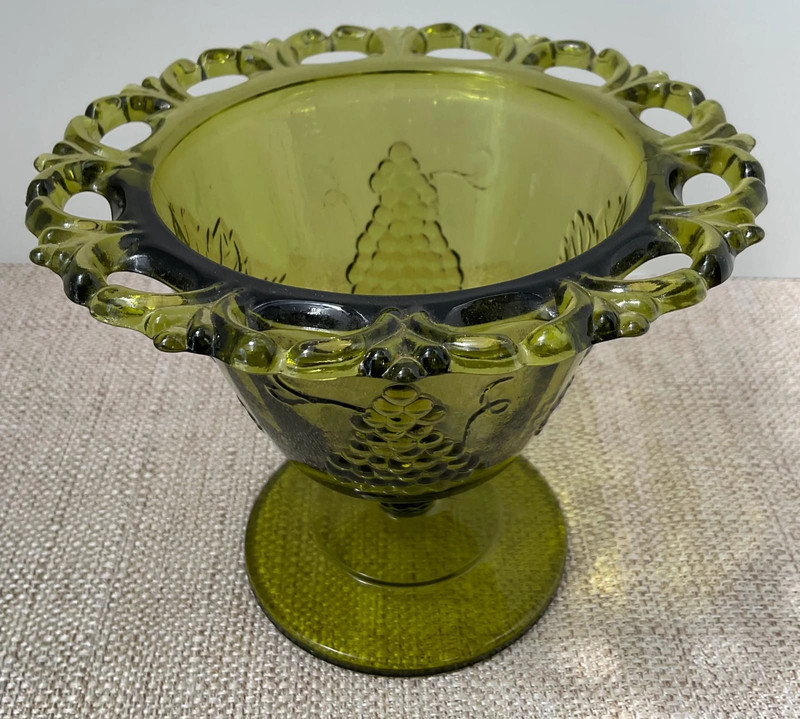 Vintage Indiana Glass Avocado Green Loraine Pattern Capote Dish