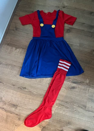 Verkleedpak super Mario dames, marque: Super Mario, état: Très bon état, taille: S / 36 / 8, 4,00 €, 4,90 € Protection acheteurs incluse