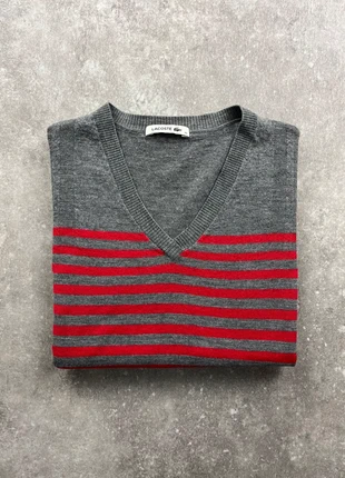 Pull Col V Lacoste Rouge/Gris XL/Taille 42 Femme, marke: Lacoste, zustand: Gut, größe: XL / 42 / 14, 24,00 €, 25,90 € beinhaltet Vinted-Käuferschutz Pro