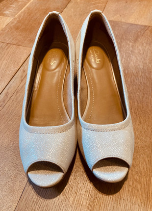 Prachtige Clarks Nude Peeptoe Pumps, marque: Clarks, état: Très bon état, taille: 40, 22,50 €, 24,33 € Protection acheteurs incluse