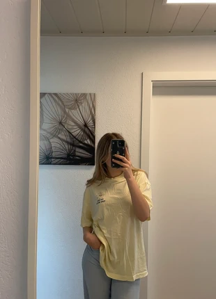 Gelbes T-Shirt von H&M I Gr: M, merk: H&M, staat: Heel goed, maat: M, € 3,50, € 4,38 inclusief Kopersbescherming