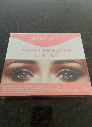Brow lamination and tint kit cejas, marque: Stradivarius, état: Neuf avec étiquette, 10,00 €, 11,20 € Protection acheteurs incluse