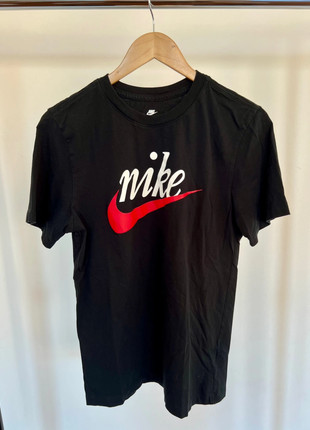 T-shirt Nike Classica, marque: Nike, état: Très bon état, taille: S, 20,00 €, 21,70 € Protection acheteurs incluse