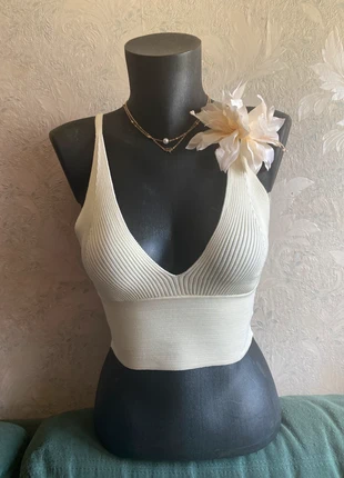 Top blanc crème à brettelle décolleté, état: Neuf avec étiquette, taille: S / 36 / 8, 3,00 €, 3,85 € Protection acheteurs incluse