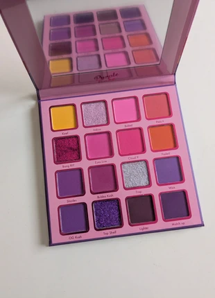 Kara Beauty Purple haze palette, marke: Kara beauty, zustand: Neu, mit Etikett, 10,00 €, 11,20 € inklusive Vinted-Käuferschutz