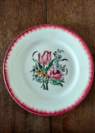 Assiette terre de fer Choisy le Roi Peint a la main fleurs, marque: Choisy le Roi, état: Très bon état, 8,00 €, 9,10 € Protection acheteurs incluse