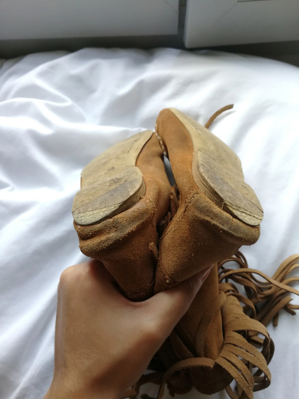 Chaussures bottines a frange zara en daim camel 38