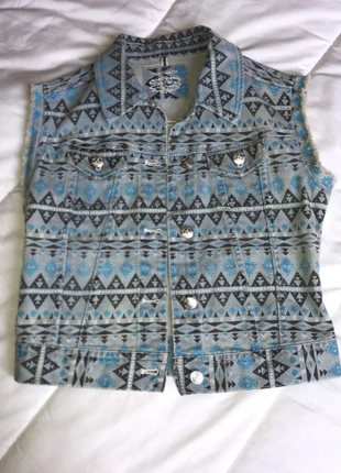 Veste en jean sans manches Teddy Smith, brand: Teddy Smith, condizioni: Ottime, taglia: 14 anni / 164 cm, €5.00, €5.95 include la Protezione acquisti