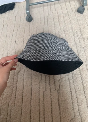 Bob réversible noir et blanc, condition: New without tags, size: S, €5.00, €5.95 includes Buyer Protection