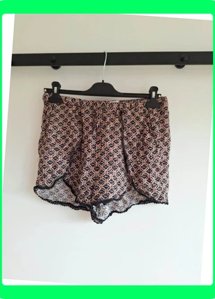 R0516. Short fluide imprimé T38 très bon état, zustand: Sehr gut, größe: M / 38 / 10, 3,00 €, 3,85 € beinhaltet Vinted-Käuferschutz Pro