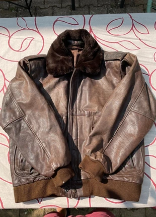 Blouson cuir vintage US 90's - cuir marron - M homme, marque: Vintage Dressing, état: Très bon état, taille: M / 38 / 10, 115,00 €, 121,45 € Protection acheteurs incluse