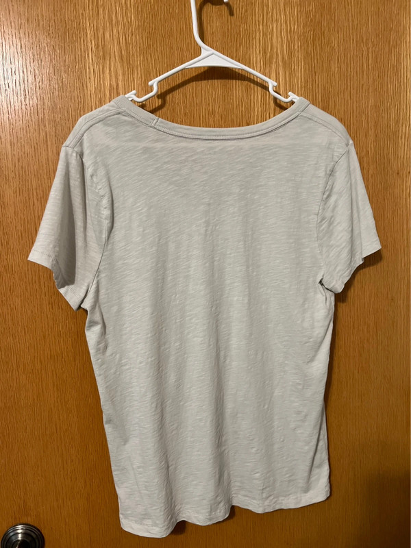 Women’s V-Neck Tee 2