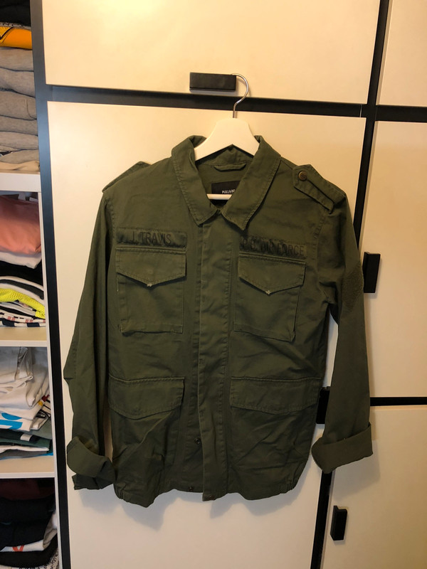 Army jacket pull sales and bear