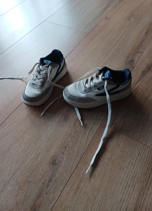 Fila sneakerss jongen 30 wit blauw, marque: FILA, état: Bon état, taille: 30, 4,00 €, 4,90 € Protection acheteurs incluse
