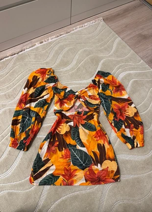 Sommerkleid Lilien Muster Party Club, marque: Trendyol, état: Très bon état, taille: S / 36 / 8, 2,00 €, 2,80 € Protection acheteurs incluse