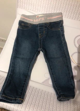 Jeans bimba levi’s, merk: Levi's, staat: Heel goed, maat: 6-9 maanden / 68 cm, € 10,00, € 11,20 inclusief Kopersbescherming