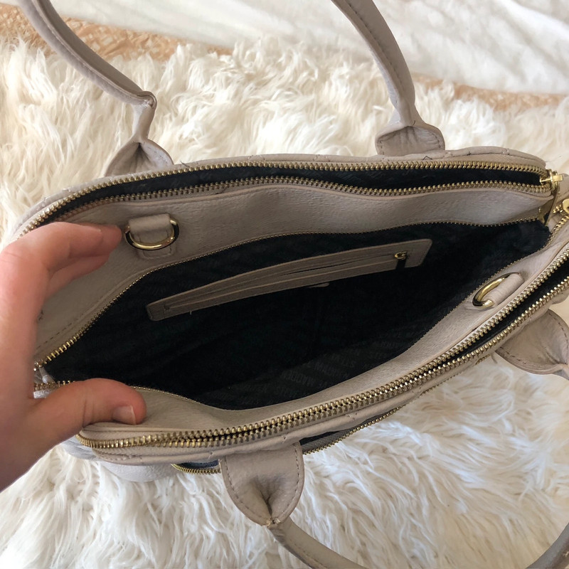 Gray Steve Madden Purse 3