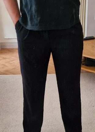 Pantalon noir H&M – Regular Fit – Taille 29 / M – Très bon état, marque: H&M, état: Très bon état, taille: M, 11,00 €, 12,25 € Protection acheteurs incluse