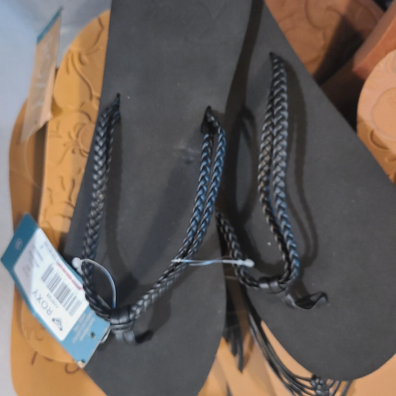 NWT Roxy Costas Sandals