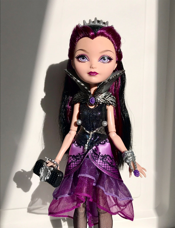 Poupée Ever after High Raven Queen - Vinted