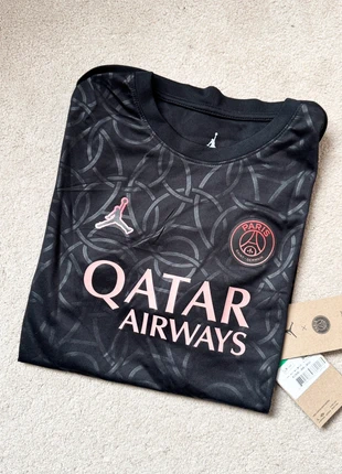 Maillot Jordan X PSG - Noir, brand: Jordan, condizioni: Nuovo con cartellino, taglia: 15 anni / 170 cm, €29.00, €31.15 include la Protezione acquisti Pro