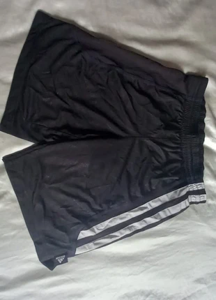 Pantalón Adidas diseño exclusivo NBA. Unisex, brand: adidas, condizioni: Nuovo senza cartellino, taglia: L, €5.00, €5.95 include la Protezione acquisti