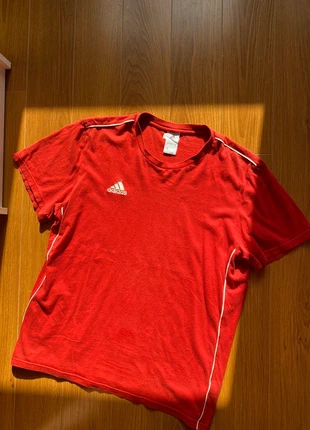 Red Adidas Tee, marque: adidas, état: Très bon état, taille: L, 5,00 €, 5,95 € Protection acheteurs incluse
